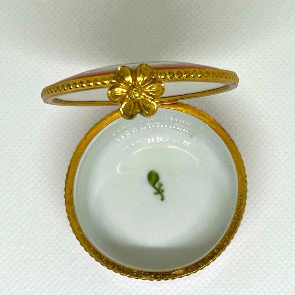 Classic Limoges Box - Picture 12 of 12